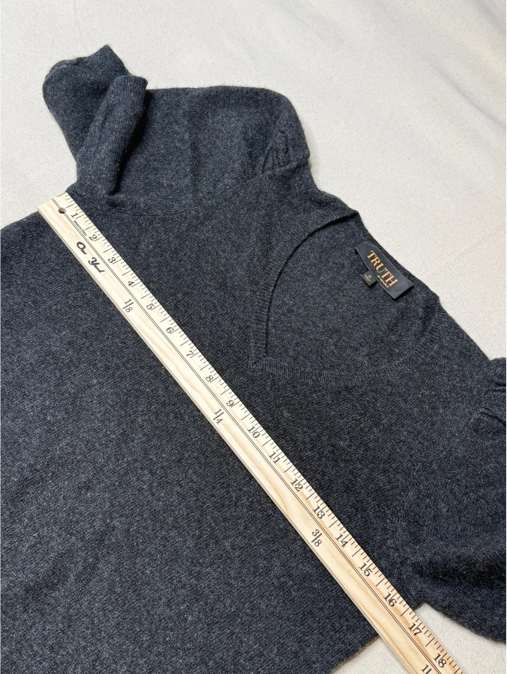 Truth by Republic 100% Cashmere Puff Sleeve V-Neck Sweater Small Gray